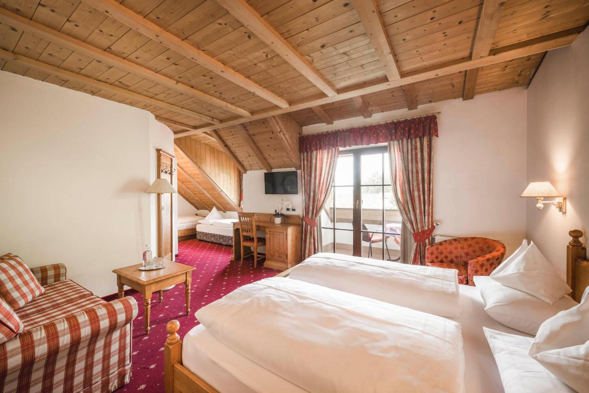 Hotel Ansitz Jakoberhof Ortisei Esterno foto