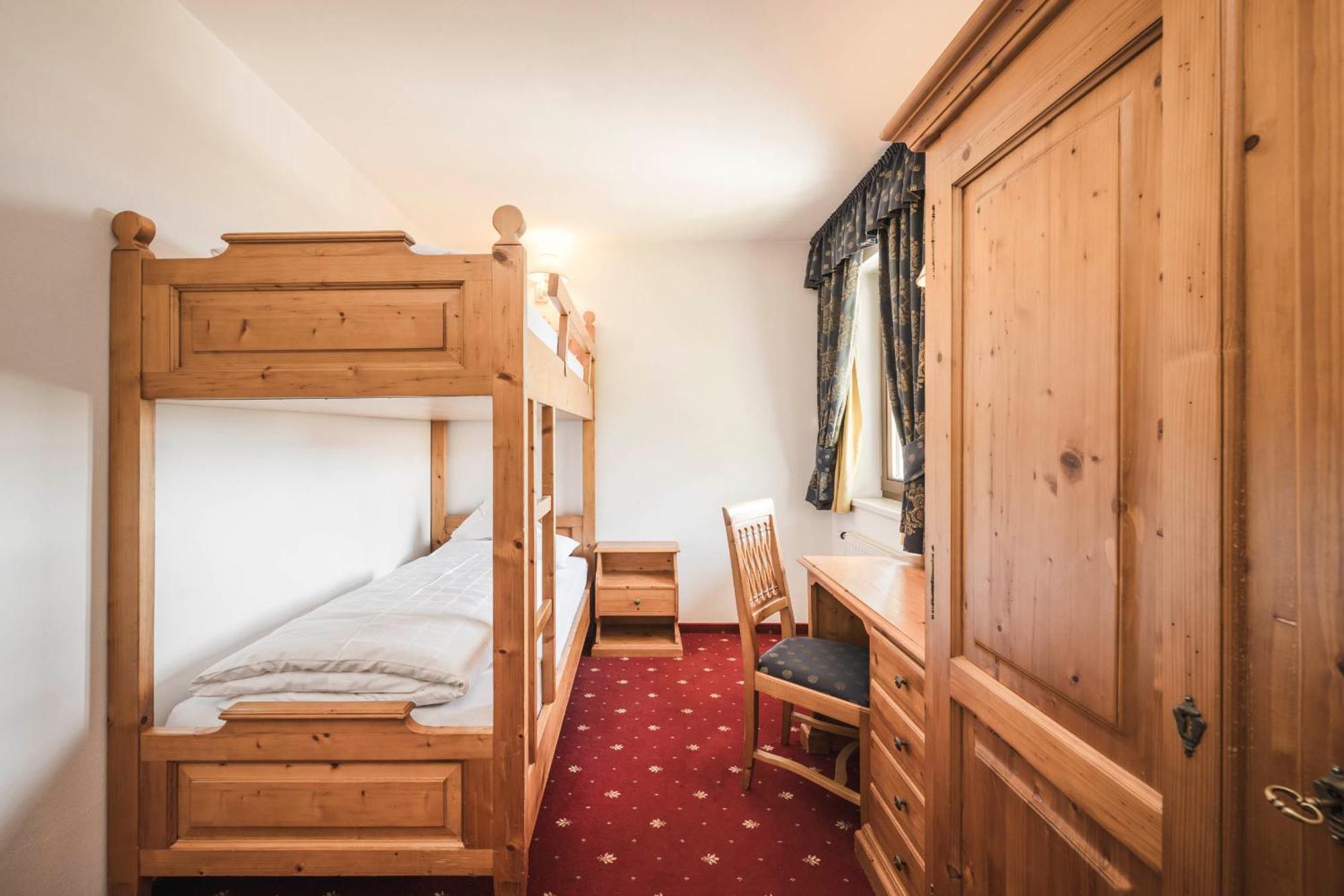 Hotel Ansitz Jakoberhof Ortisei Esterno foto