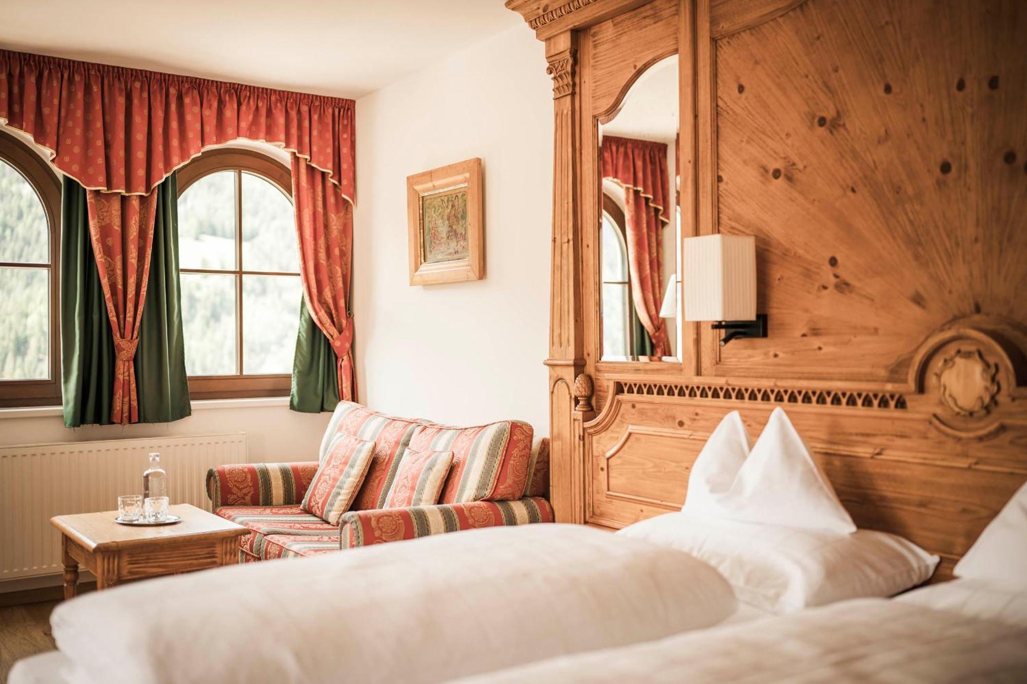Hotel Ansitz Jakoberhof Ortisei Esterno foto