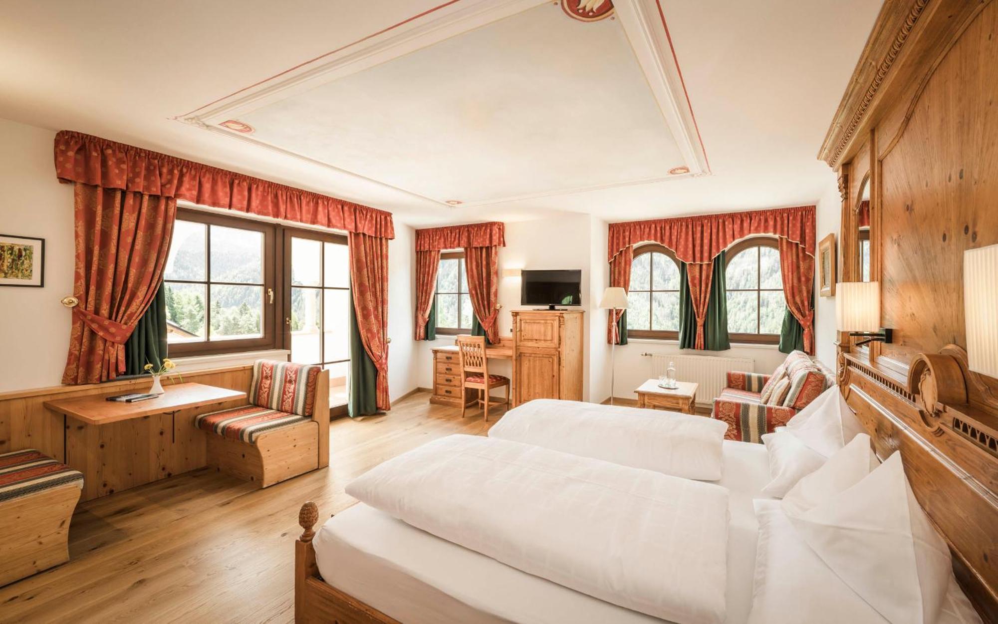 Hotel Ansitz Jakoberhof Ortisei Esterno foto