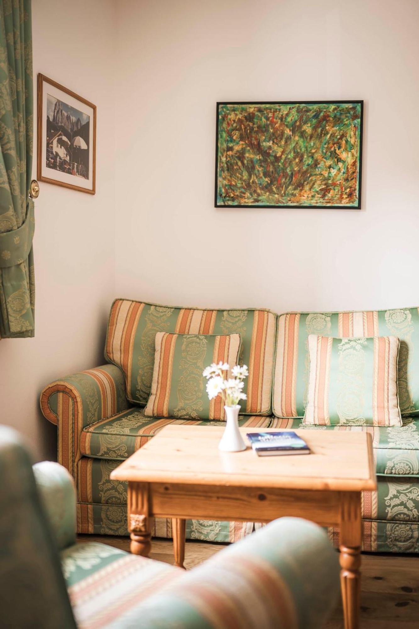 Hotel Ansitz Jakoberhof Ortisei Esterno foto