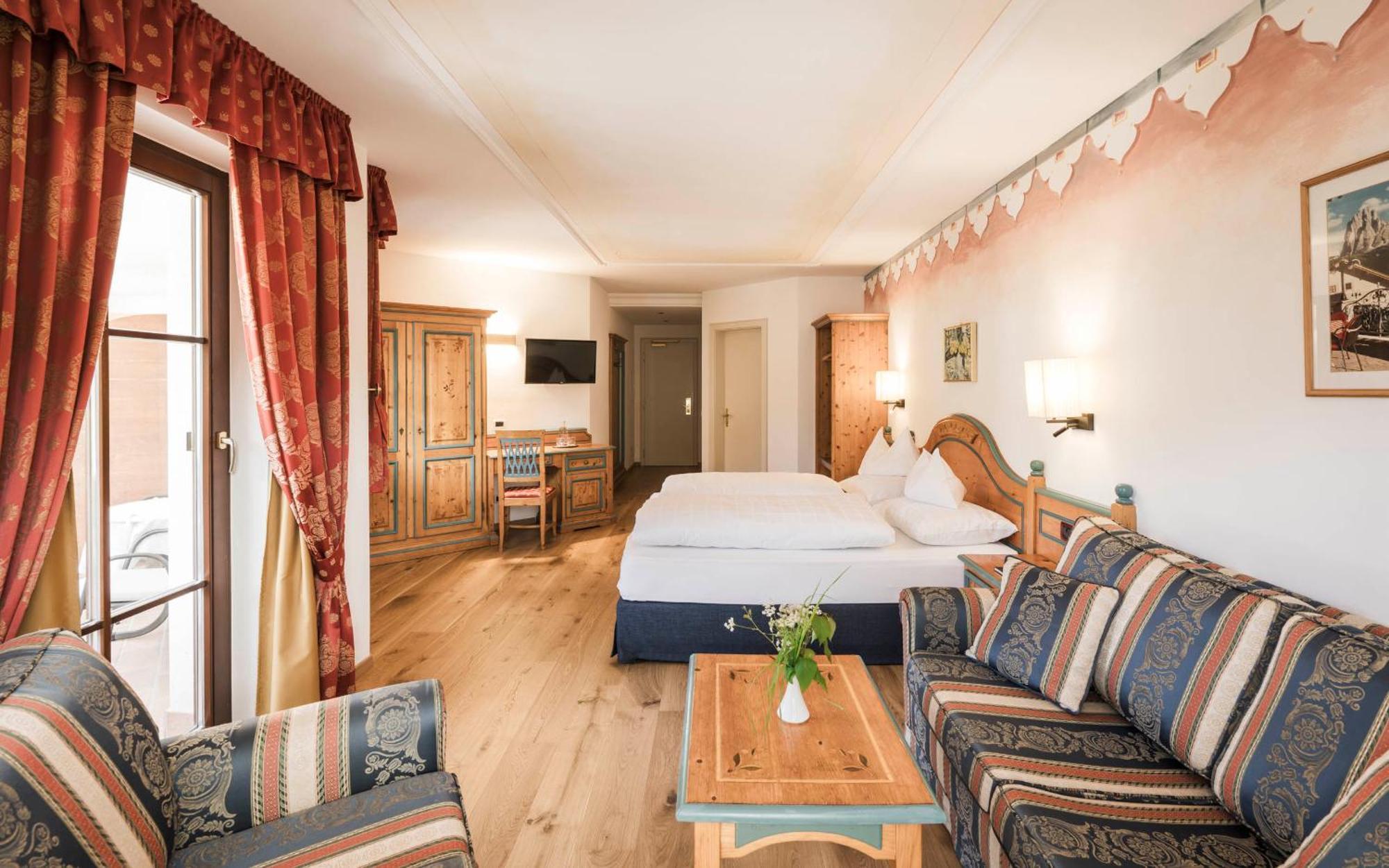 Hotel Ansitz Jakoberhof Ortisei Esterno foto