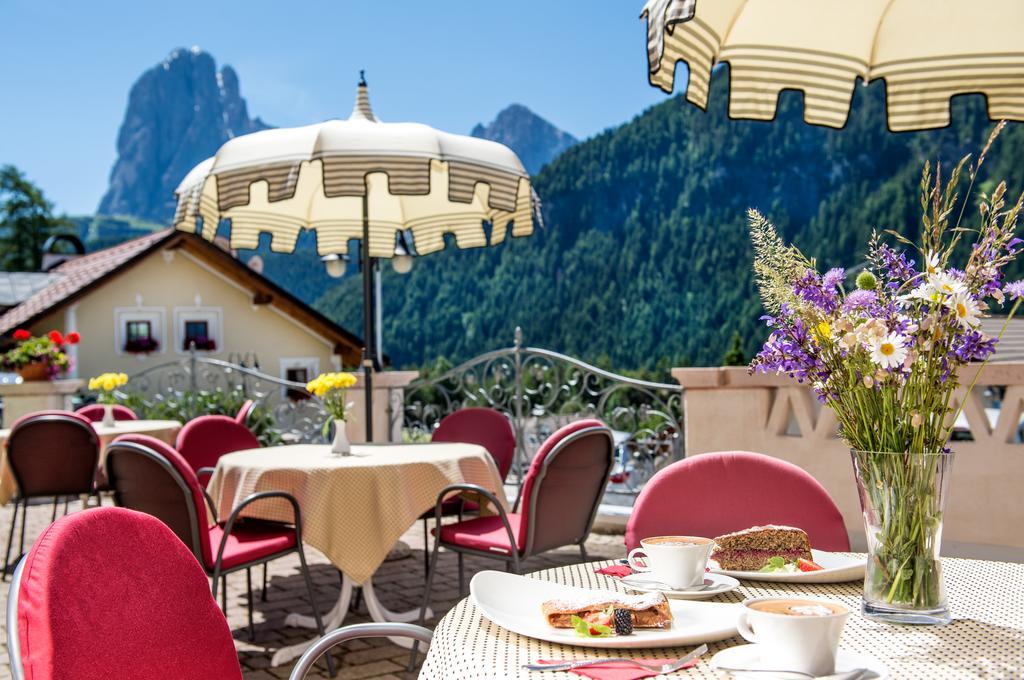 Hotel Ansitz Jakoberhof Ortisei Esterno foto