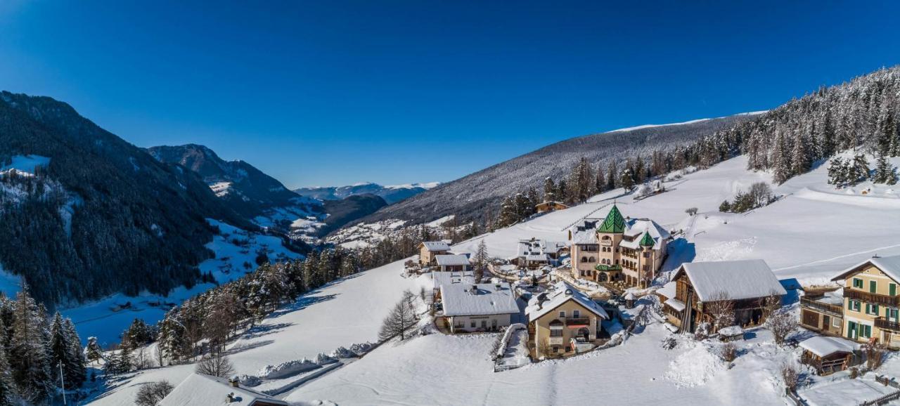 Hotel Ansitz Jakoberhof Ortisei Esterno foto